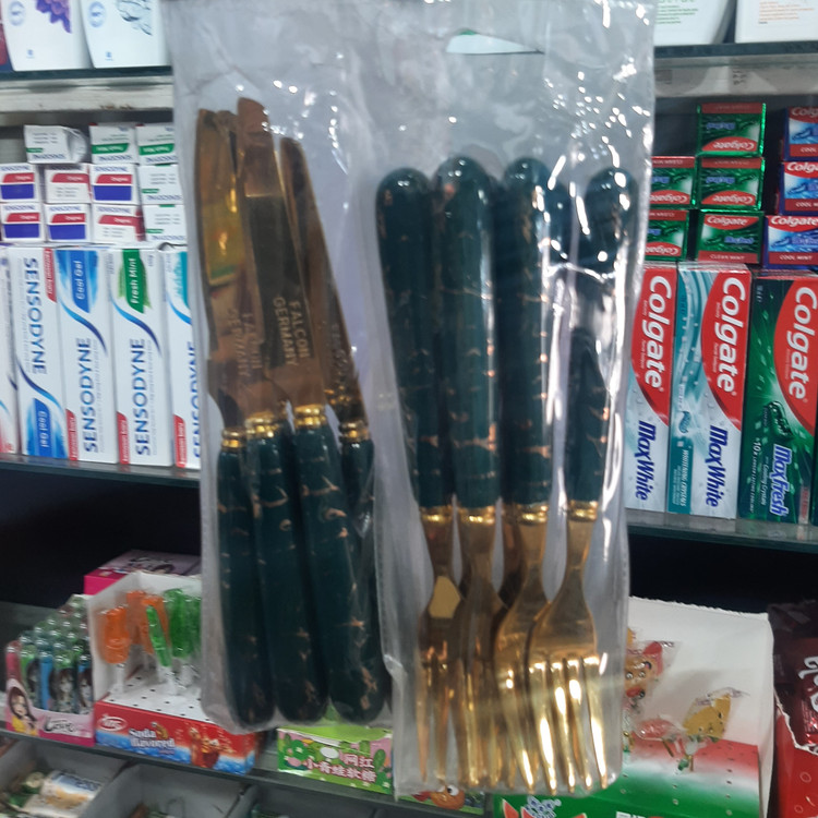 کارد و چنگال دسته سرامیکی سبز طلایی (بسته ای 12 عددی)